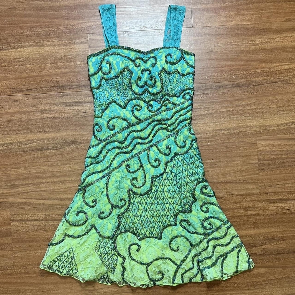 Elegant Green Patterned Dress
